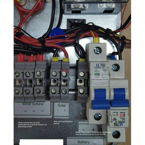 Istabreeze 1000W 24V hibridinis įkrovimo valdiklis